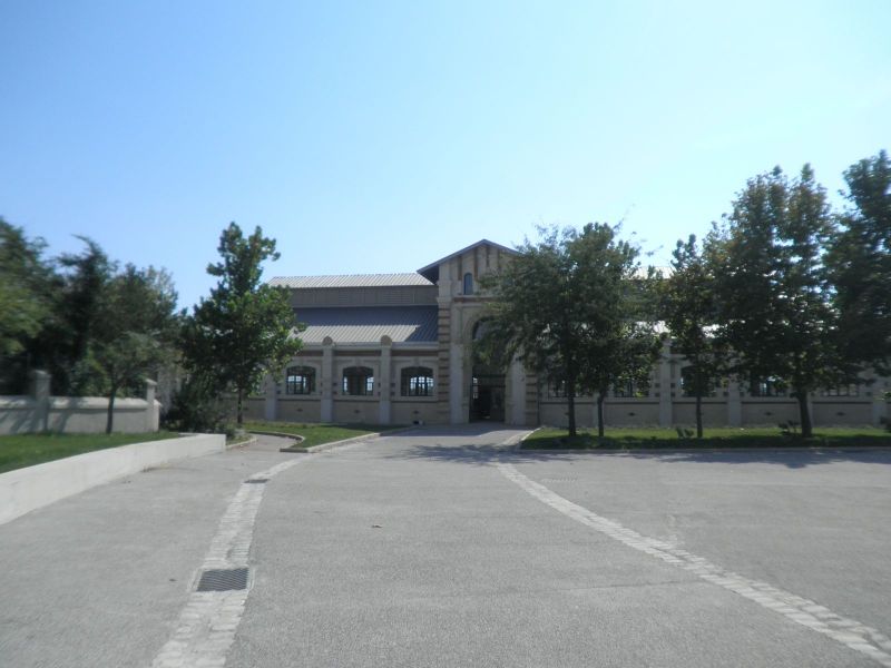 MAINTENANCE WORKS IN THE LISTED BUILDING OF THE FORMER MUNICIPAL SLAUGHTERHOUSE & REUSE THEREOF AS A MULTI-PURPOSE HALL