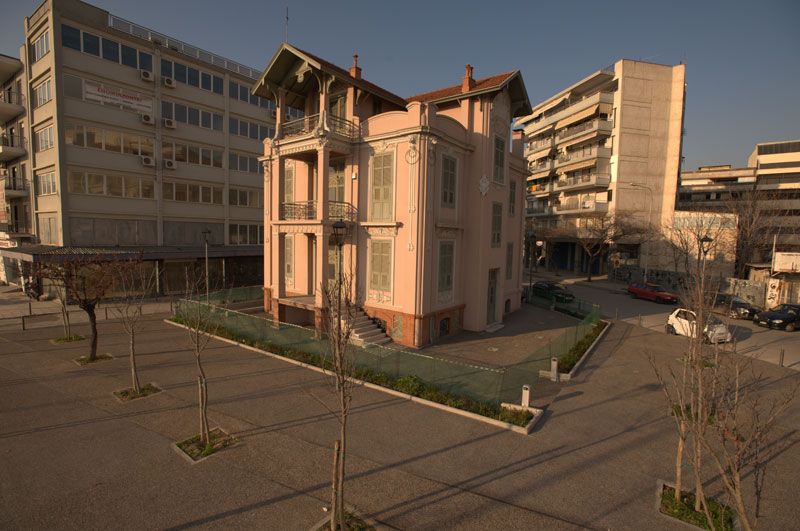 RESTORATION OF THE SURROUNDINGS OF A LISTED BUILDING ON ANAGENNISEOS STREET